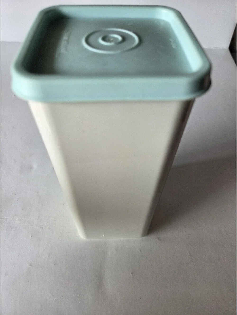 Tupperware Velveeta Block Cheese Keeper 2pc SG2